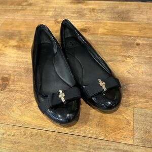 Tory Burch Trudy Smoking Soft Patent Flat Size 8 Black Gold Logo